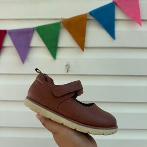 Brown leather Stride Rite Mary Janes